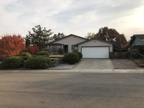3725 Lake Forest Dr, Redding, CA 96003 photo 1