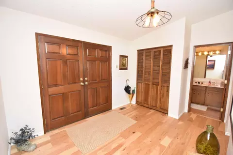 4936 Rainbow Dr, Weed, CA 96094 photo 9