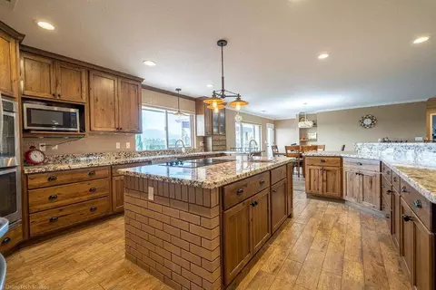 610 Oleta Dr, Redding, CA 96003 photo 3