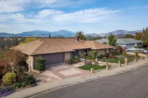 610 Oleta Dr, Redding, CA 96003 photo 2
