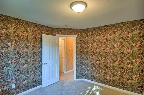 302 Mammoth Path, Redding, CA 96003 photo 14