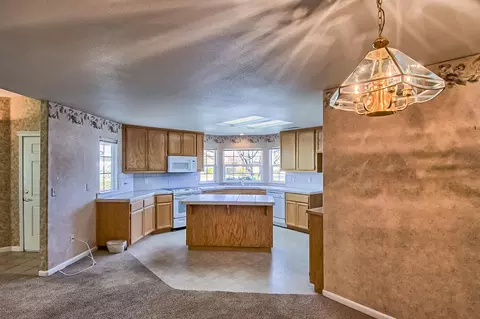 302 Mammoth Path, Redding, CA 96003 photo 5