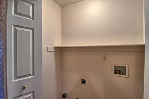 302 Mammoth Path, Redding, CA 96003 photo 9