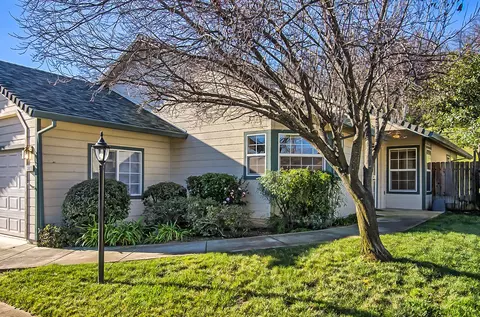 302 Mammoth Path, Redding, CA 96003 photo 1