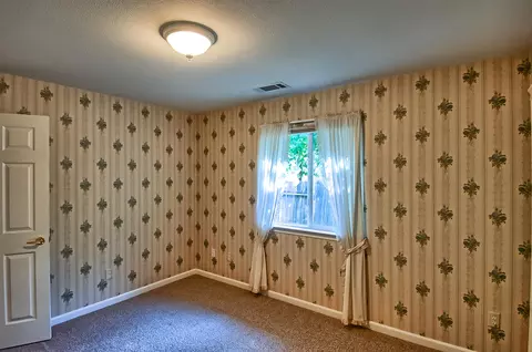 302 Mammoth Path, Redding, CA 96003 photo 13