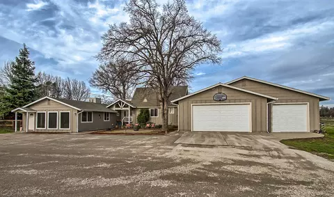 11425 Eden Dr, Redding, CA 96003 photo 1