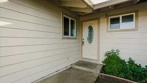 2883 Robert Ct, Redding, CA 96002 photo 3