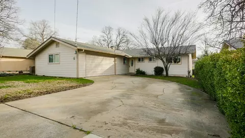 2883 Robert Ct, Redding, CA 96002 photo 1