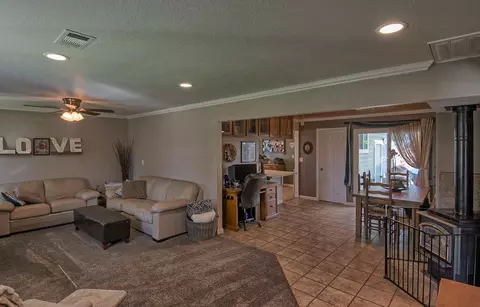 2042 Venus Way, Redding, CA 96002 photo 7
