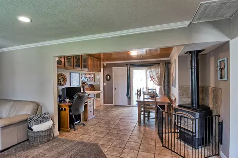 2042 Venus Way, Redding, CA 96002 photo 8