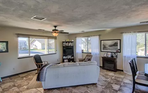 22095 Loop Dr, Redding, CA 96003 photo 8