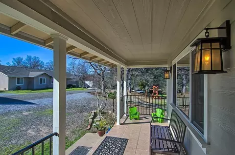 22095 Loop Dr, Redding, CA 96003 photo 3