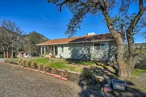 22095 Loop Dr, Redding, CA 96003 photo 2