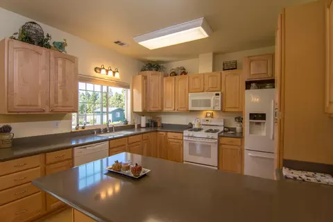 760 Lucknow Ave, Red Bluff, CA 96080 photo 10