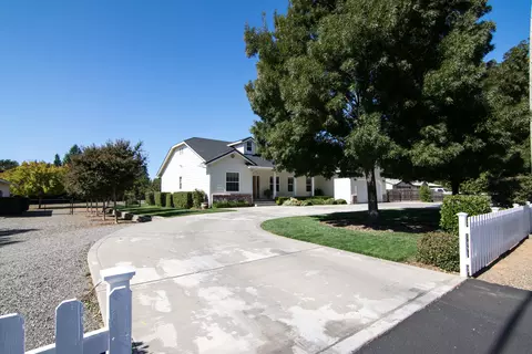 760 Lucknow Ave, Red Bluff, CA 96080 photo 2