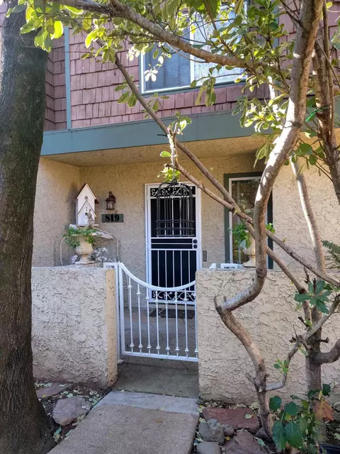 819 Chamise Way, Redding, CA 96002 photo 1