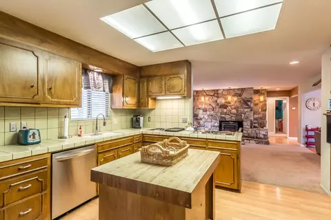 3340 Inverness St, Redding, CA 96002 photo 13
