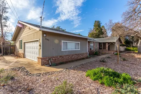 3340 Inverness St, Redding, CA 96002 photo 2