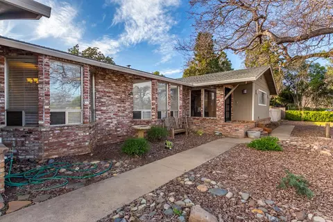 3340 Inverness St, Redding, CA 96002 photo 3