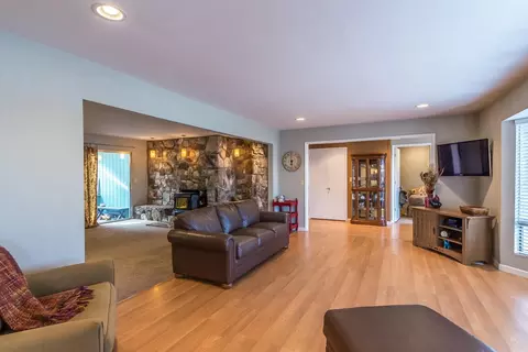 3340 Inverness St, Redding, CA 96002 photo 11