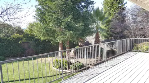 542 Fair Hill Dr, Redding, CA 96003 photo 3