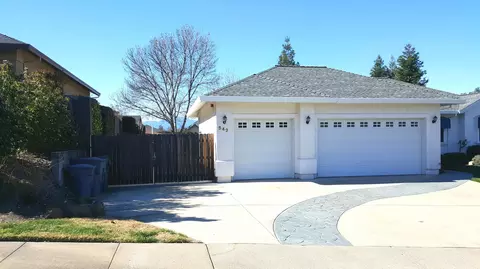 542 Fair Hill Dr, Redding, CA 96003 photo 2