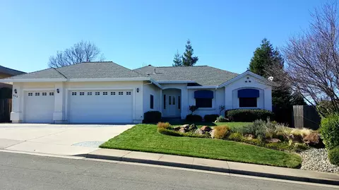 542 Fair Hill Dr, Redding, CA 96003 photo 1