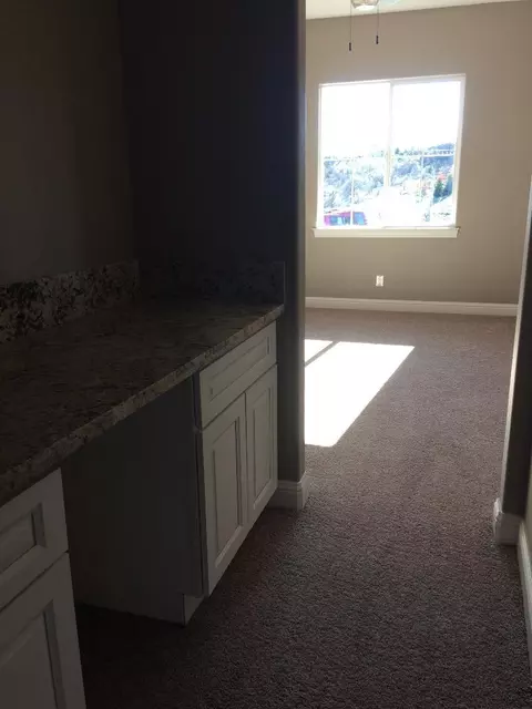 992 Fantenell Ct, Redding, CA 96003 photo 7