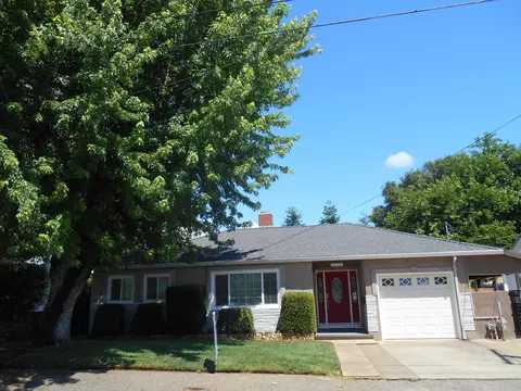 1113 5th St, Redding, CA 96002 photo 1