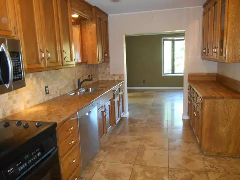 1113 5th St, Redding, CA 96002 photo 3