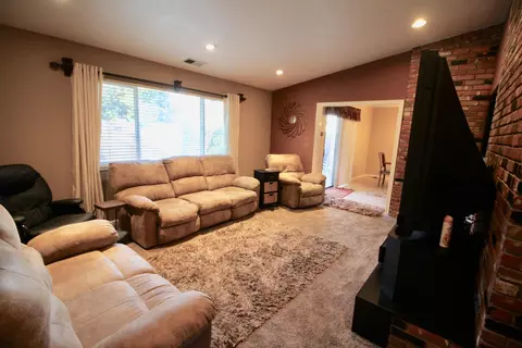 1120 Woodland, Redding, CA 96002 photo 6