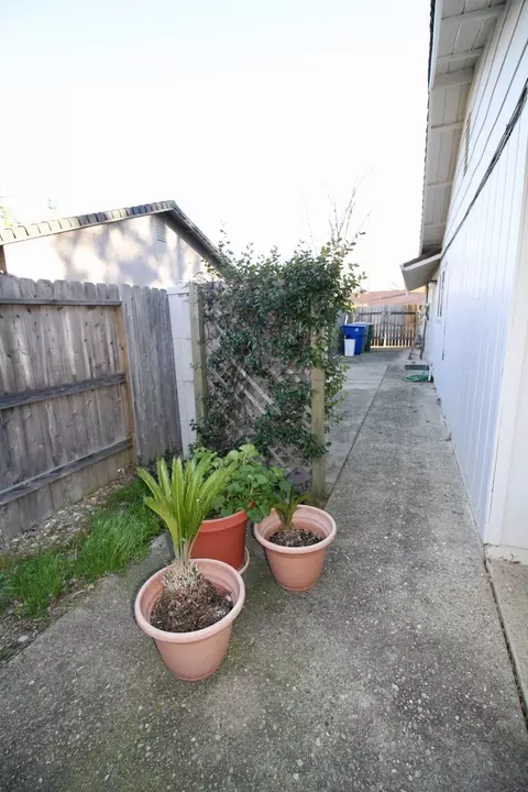 1120 Woodland, Redding, CA 96002 photo 22