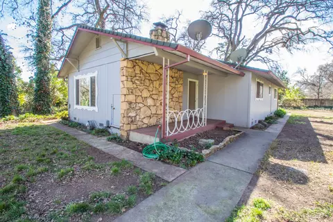 2591 S Waverly Ave, Redding, CA 96001 photo 2