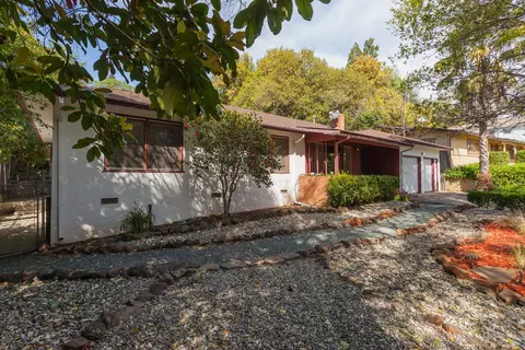 3566 Sunset Dr, Redding, CA 96001 photo 1