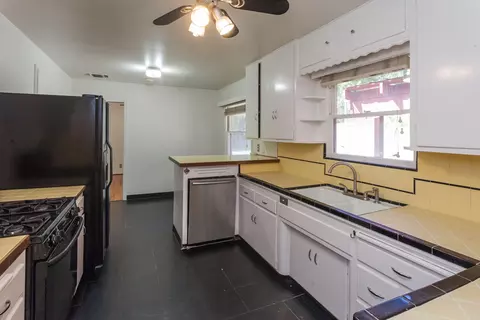 3566 Sunset Dr, Redding, CA 96001 photo 11