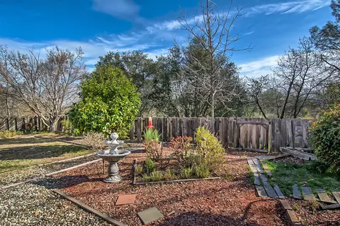 1795 Lazelle Ct, Redding, CA 96002 photo 23