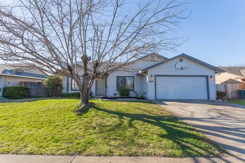 3697 Magnums Way, Redding, CA 96003 photo 2