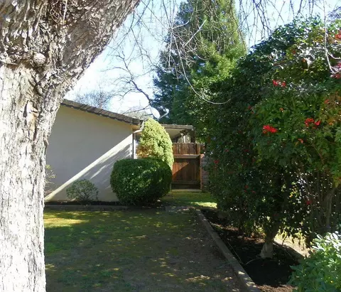 2185 Paris Ave, Redding, CA 96001 photo 4