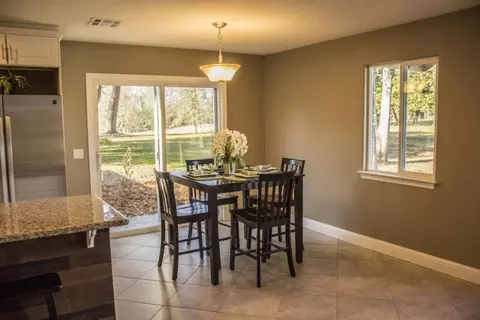 20853 Gregory Ln, Redding, CA 96003 photo 6