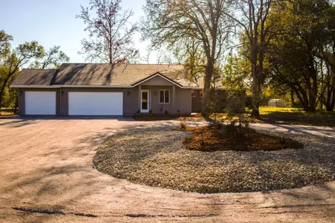 20853 Gregory Ln, Redding, CA 96003 photo 2
