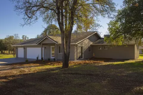 20853 Gregory Ln, Redding, CA 96003 photo 3