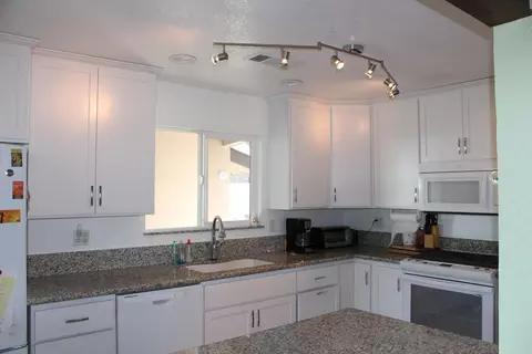 17983 Oasis Rd, Redding, CA 96003 photo 2