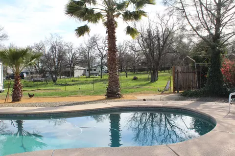 17983 Oasis Rd, Redding, CA 96003 photo 1