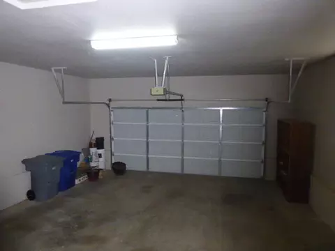 565 Martinique Cir, Redding, CA 96003 photo 16