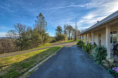 21646 Kathy Ln, Redding, CA 96003 photo 5