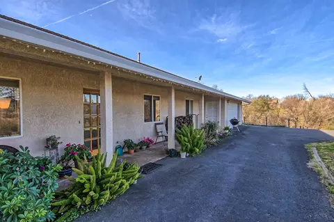21646 Kathy Ln, Redding, CA 96003 photo 2