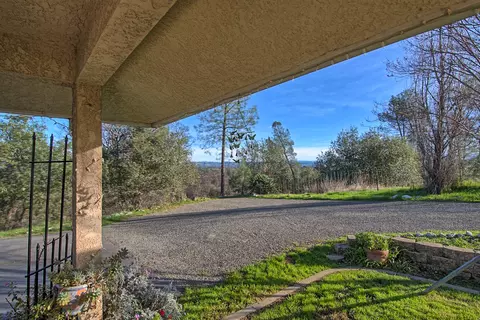 21646 Kathy Ln, Redding, CA 96003 photo 7