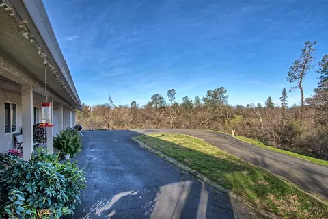 21646 Kathy Ln, Redding, CA 96003 photo 6