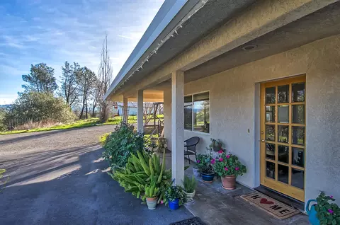 21646 Kathy Ln, Redding, CA 96003 photo 3