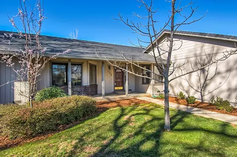 7536 Fiesta Way, Redding, CA 96002 photo 3